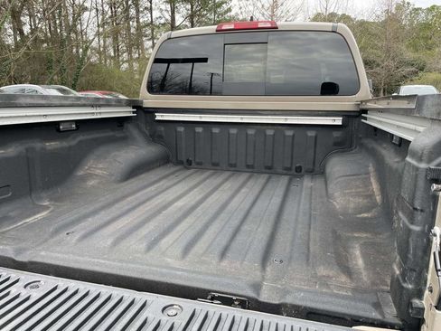 Used 2024 Nissan Frontier PRO-4X w/ Pro Convenience Package image 11