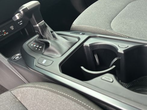 Used 2025 Kia K4 FWD image 33