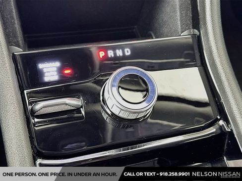 Used 2023 Jeep Grand Cherokee L Limited AWD/4WD image 17