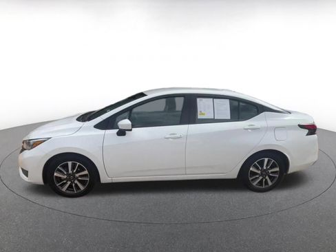 Used 2025 Nissan Versa SV FWD image 9