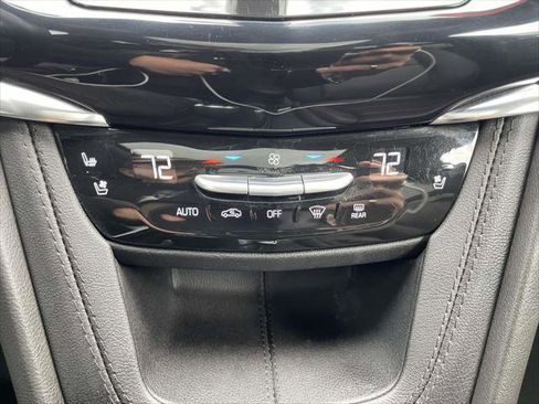 Used 2023 Cadillac XT6 Premium Luxury image 29