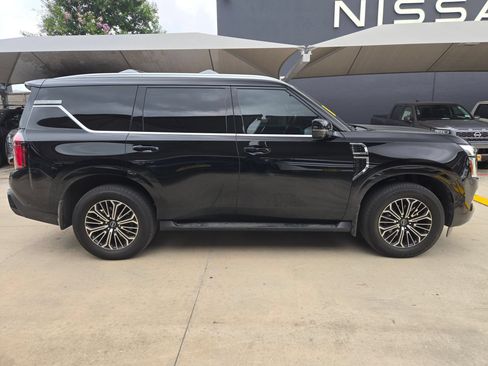 Used 2025 Nissan Armada Platinum RWD image 2