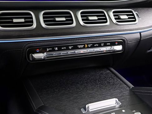 Certified 2025 Mercedes-Benz GLS 450 4MATIC image 26