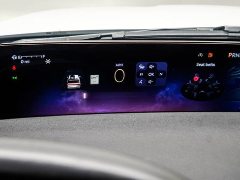 Used 2025 Lincoln Navigator Reserve image 28