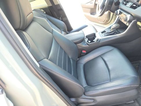 Used 2020 Toyota RAV4 XLE Premium AWD/4WD image 29