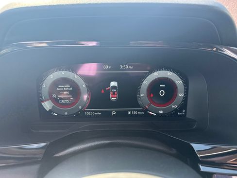 Used 2025 Nissan Pathfinder Platinum AWD/4WD image 19