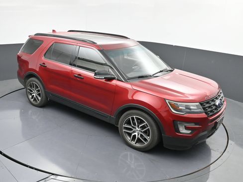 Used 2016 Ford Explorer Sport w/ Equipment Group 401A AWD/4WD image 34