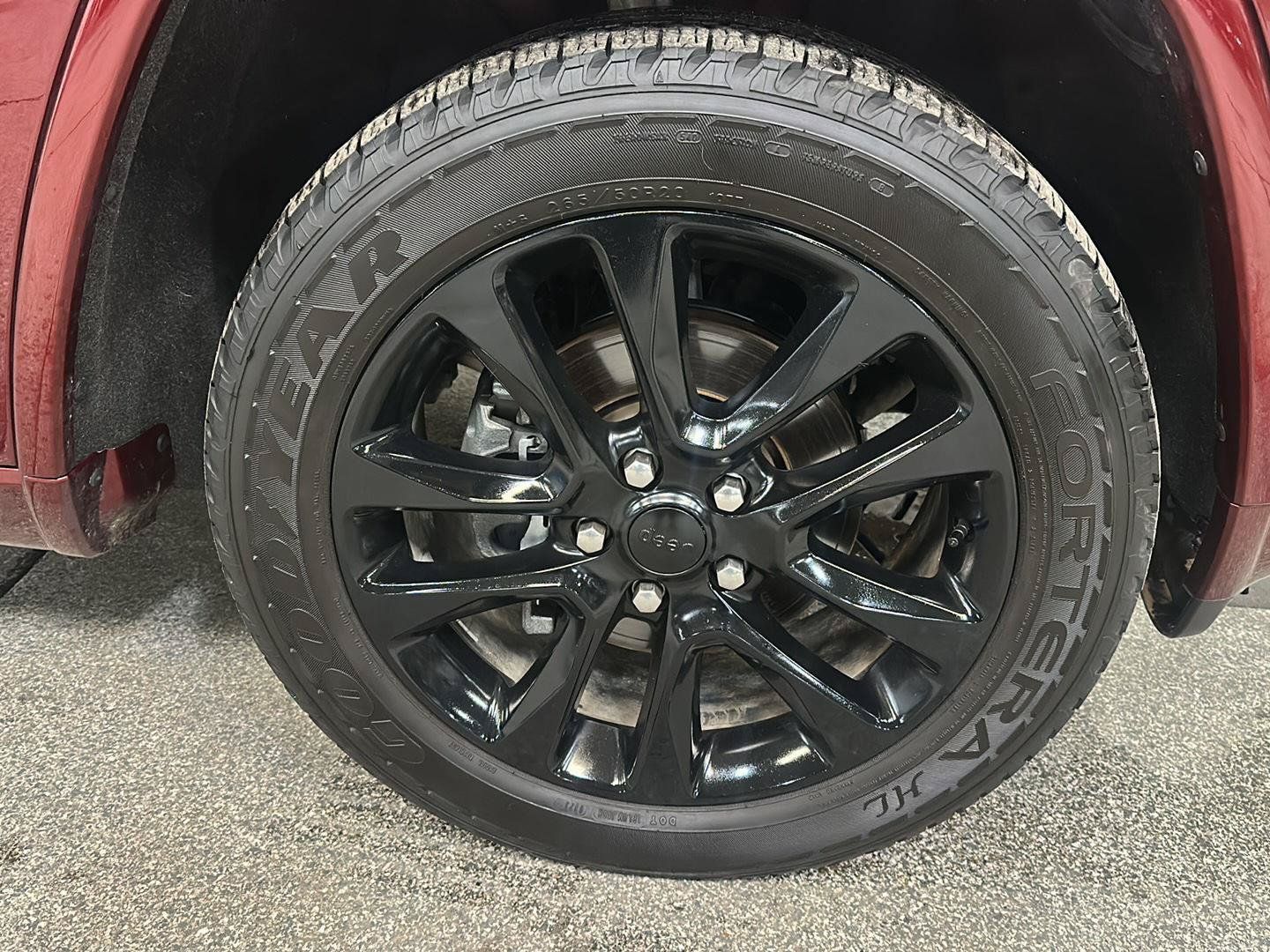 Used 2020 Jeep Grand Cherokee Altitude AWD/4WD image 11