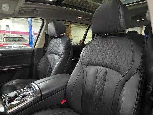 Used 2024 BMW X7 xDrive40i AWD/4WD image 23