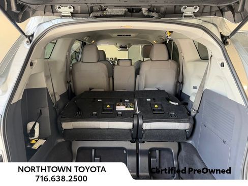 Used 2024 Toyota Sienna LE AWD/4WD image 13