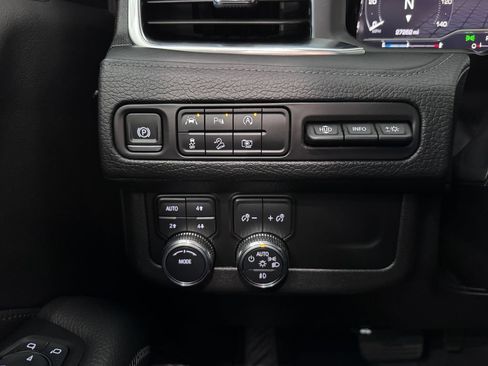 Certified 2024 GMC Yukon Denali AWD/4WD image 30