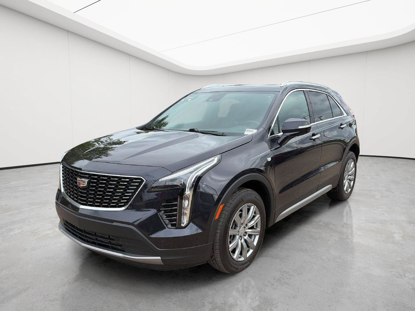 Certified 2023 Cadillac XT4 Premium Luxury w/ Cold Weather Package AWD/4WD image 3