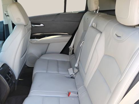 Used 2019 Cadillac XT4 Premium Luxury w/ Technology Package FWD image 14