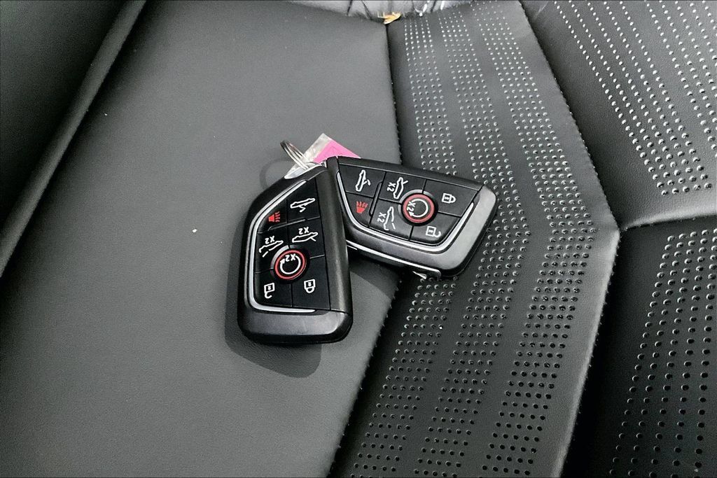 Used 2024 Chevrolet Corvette Z06 w/ Stealth Interior Trim Package RWD image 14