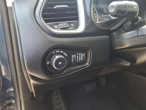 Used 2021 Jeep Renegade Limited w/ Sun & Sound Group AWD/4WD image 19