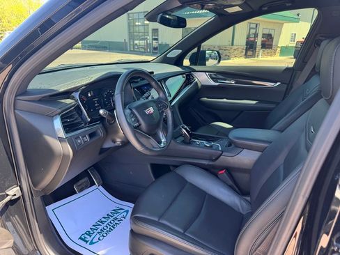 Used 2024 Cadillac XT6 Sport w/ LPO, Floor Liner Package AWD/4WD image 5
