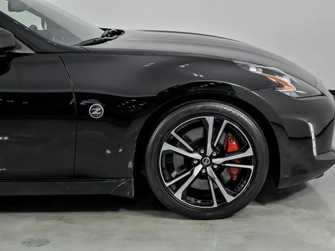 Used 2020 Nissan 370Z w/ Sport Package image 15