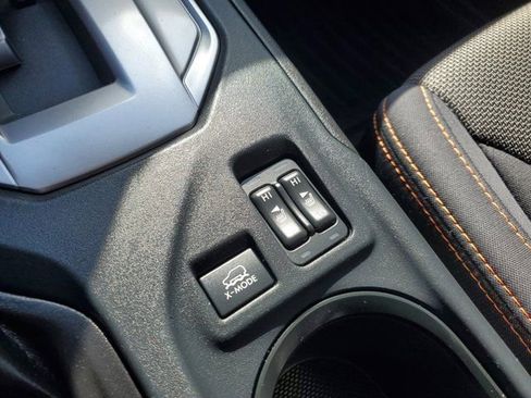 Used 2018 Subaru Crosstrek 2.0i Premium w/ Eyesight System image 30