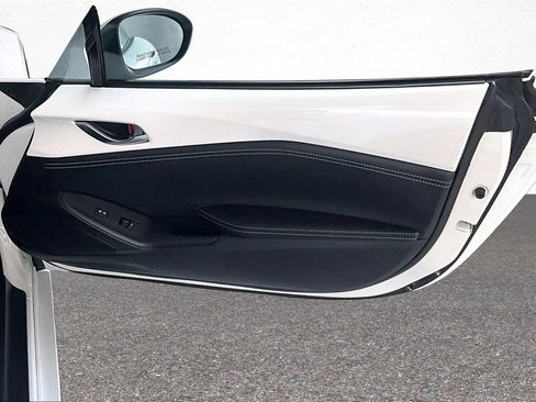 Used 2023 MAZDA MX-5 Miata Grand Touring RWD image 25