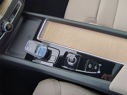 New 2026 Volvo XC60 B5 Plus w/ Climate Package image 14