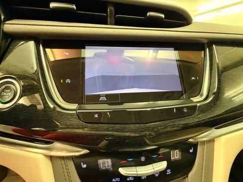 Used 2022 Cadillac XT6 Premium Luxury FWD image 28