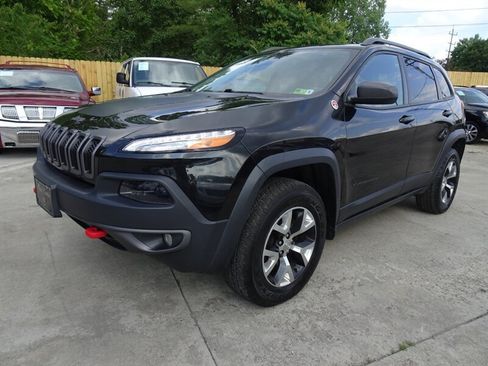 Used 2015 Jeep Cherokee Trailhawk AWD/4WD image 3