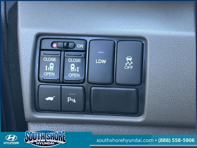 Used 2016 Honda Odyssey Touring Elite image 21