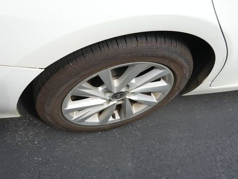 Used 2021 Toyota Camry LE FWD image 11