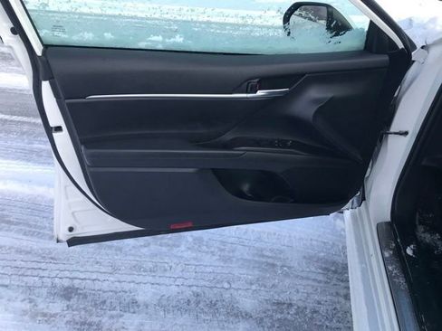 Used 2023 Toyota Camry SE image 17