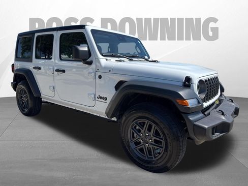 Used 2025 Jeep Wrangler Unlimited Sport AWD/4WD image 9