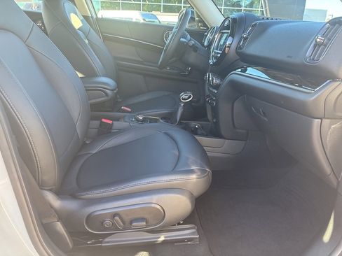 Used 2019 MINI Cooper Countryman w/ Premium Package image 23