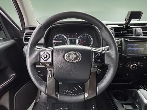 Used 2019 Toyota 4Runner TRD Off-Road AWD/4WD image 12