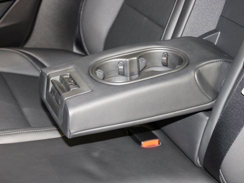 Used 2025 Porsche Taycan 4S image 37