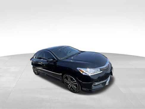 Used 2016 Honda Accord Touring image 12