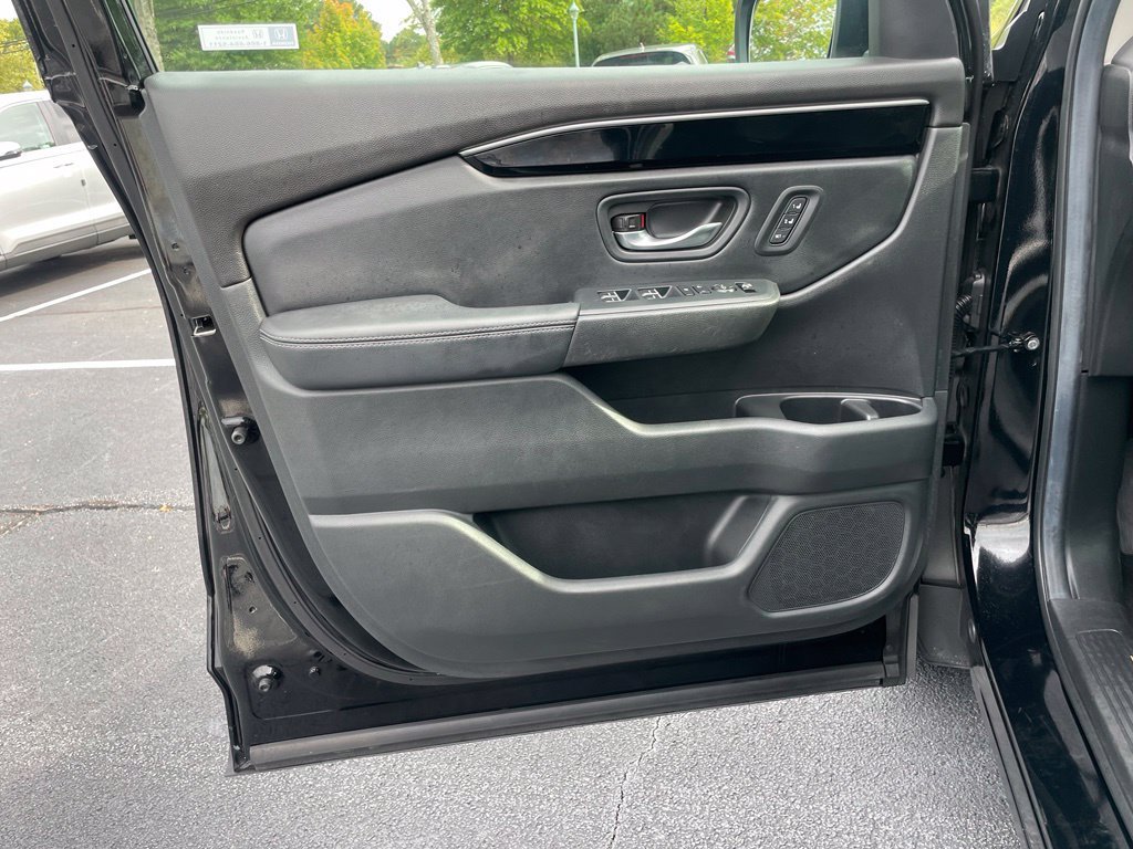 Certified 2025 Honda Pilot Touring image 23