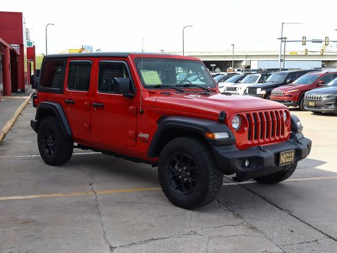 Used 2018 Jeep Wrangler Unlimited Sport S AWD/4WD image 4