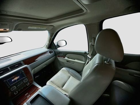 Used 2014 Chevrolet Tahoe LTZ image 24