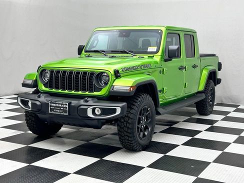 New 2025 Jeep Gladiator Sport image 4