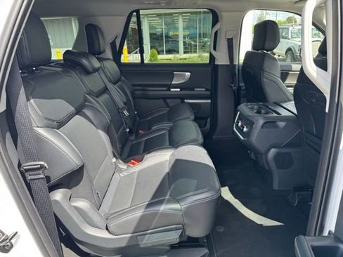 Certified 2025 Ford Expedition Max Platinum AWD/4WD image 32