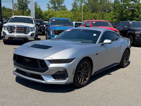Used 2025 Ford Mustang GT Premium RWD image 8