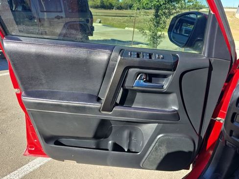 Certified 2022 Toyota 4Runner TRD Off-Road Premium image 26