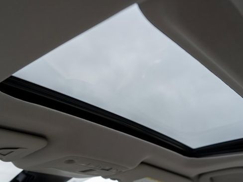 Used 2022 Nissan Rogue Sport SL w/ Premium Package image 13