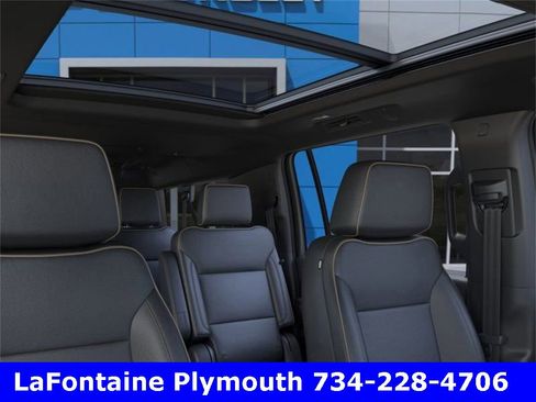 New 2025 Chevrolet Suburban Premier image 24