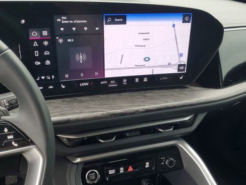 Used 2025 Audi Q5 Premium w/ Convenience Package image 27