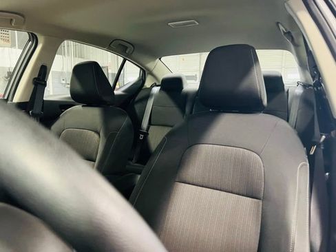 Used 2025 Nissan Altima 2.5 S FWD image 3