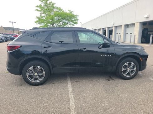 Used 2024 Chevrolet Blazer LT w/ Convenience Package FWD image 8