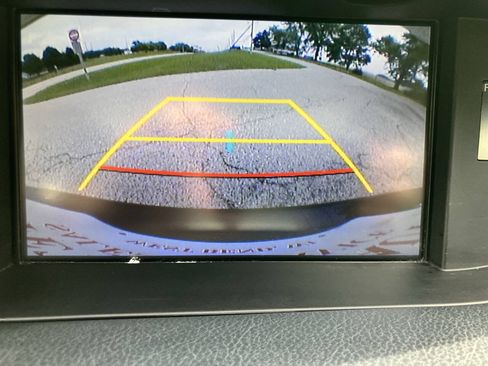 Used 2016 Lexus ES 300h w/ Luxury Package w/Wood Trim FWD image 18