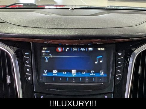 Used 2019 Cadillac Escalade ESV Luxury image 32