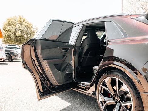 Used 2023 Audi RS Q8 w/ Black Optic Package image 38