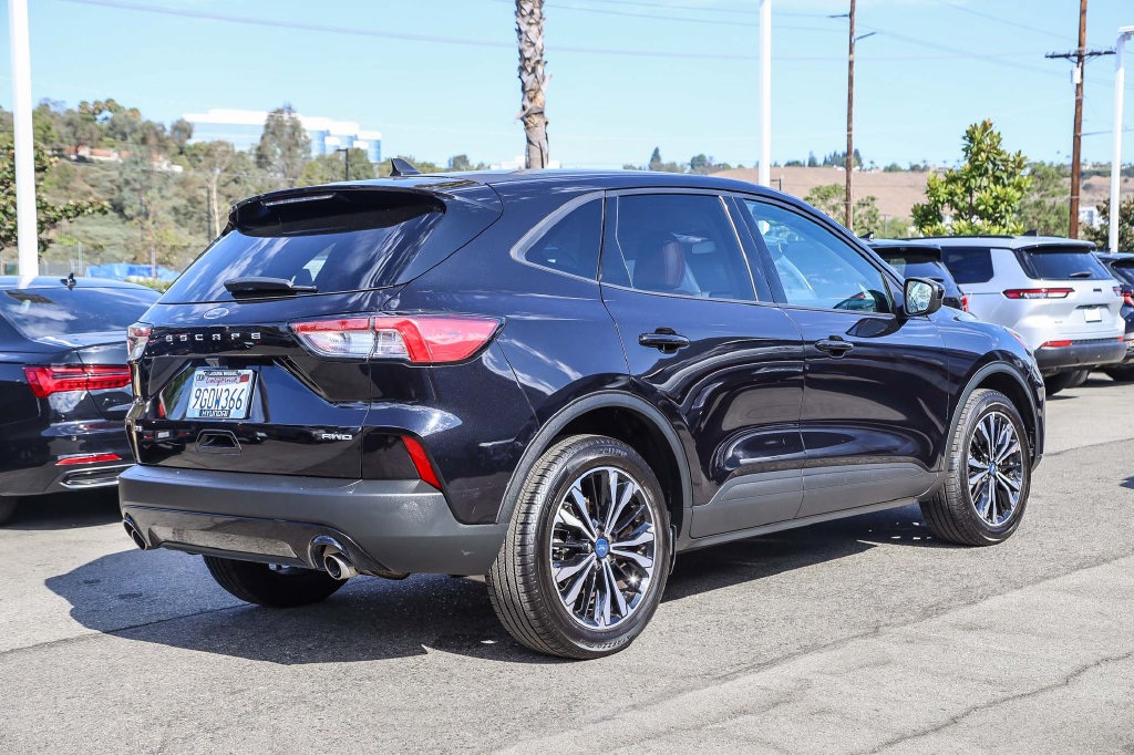 Used 2022 Ford Escape SE w/ SE Sport Appearance Package AWD/4WD image 5